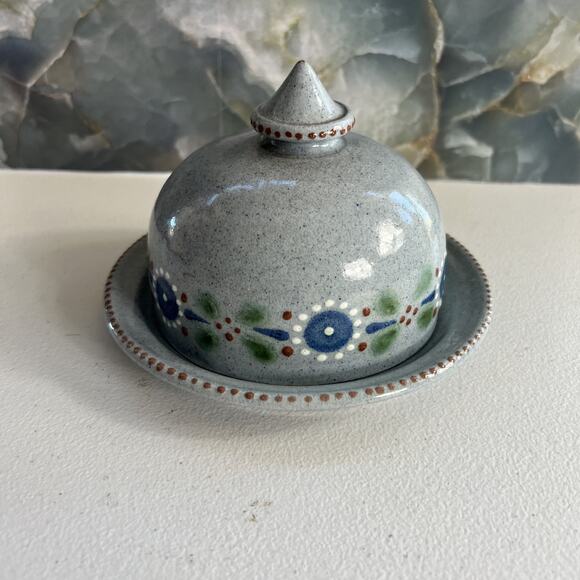 Vintage Stoneware Art Studio Pottery Cheese Dish Hand Painted Flowers Signed - Picture 10 of 15